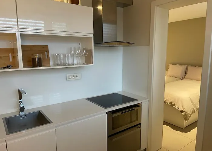 Marlon And Mia - 2 Min Walk To Center Apartment